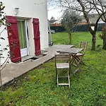 La Libellule 160 M2 Avec 5 2 Sdb 2 Wc Grand Jardin De 1200m2 Et Parking Privé Pensionat *