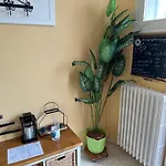 La Libellule 160 M2 Avec 5 2 Sdb 2 Wc Grand Jardin De 1200m2 Et Parking Privé Pensionat