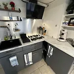 La Libellule 160 M2 Avec 5 2 Sdb 2 Wc Grand Jardin De 1200m2 Et Parking Privé Pensionat
