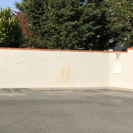 La Libellule 5 2 Sdb 2 Wc Grand Jardin Et Parking Prive Guest house *