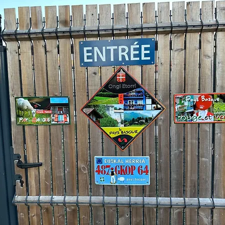 La Libellule 5 2 Sdb 2 Wc Grand Jardin Et Parking Prive Guest house