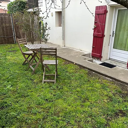 Casa de hóspedes Villa La Libellule 160 M2 Avec 5 Chambres 2 Sdb 2 Wc Grand Jardin Et Parking Prive