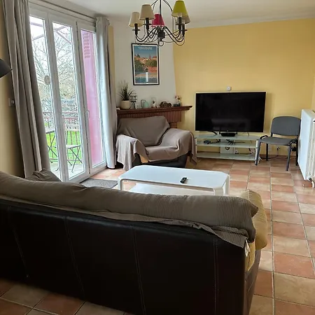 La Libellule 5 2 Sdb 2 Wc Grand Jardin Et Parking Prive Guest house Toulouse