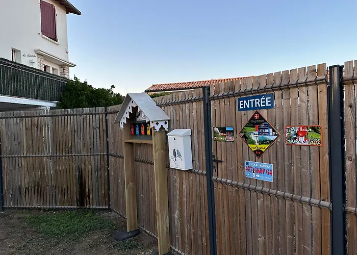 La Libellule 160 M2 Avec 5 2 Sdb 2 Wc Grand Jardin De 1200m2 Et Parking Prive Penzion