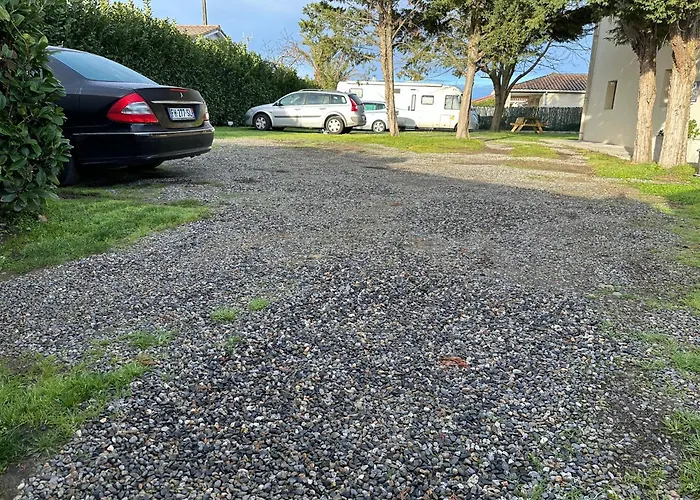 Penzion La Libellule 160 M2 Avec 5 2 Sdb 2 Wc Grand Jardin De 1200m2 Et Parking Prive Toulouse