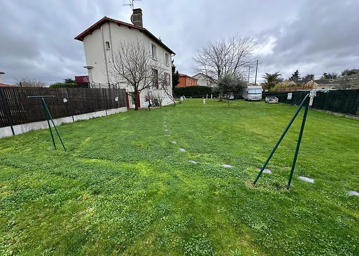 Penzion La Libellule 160 M2 Avec 5 2 Sdb 2 Wc Grand Jardin De 1200m2 Et Parking Prive Toulouse