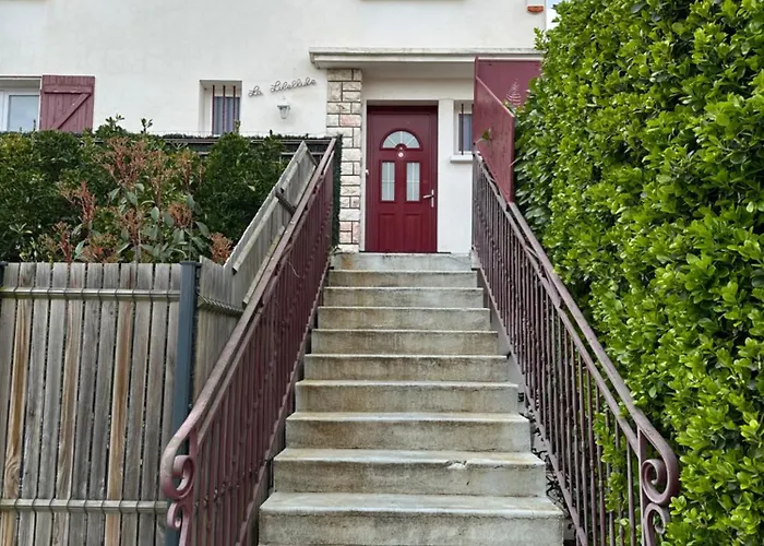 La Libellule 160 M2 Avec 5 2 Sdb 2 Wc Grand Jardin De 1200m2 Et Parking Prive