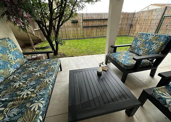 La Libellule 160 M2 Avec 5 2 Sdb 2 Wc Grand Jardin De 1200m2 Et Parking Prive Penzion Toulouse