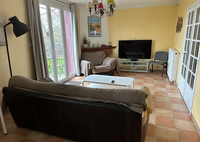 La Libellule 160 M2 Avec 5 2 Sdb 2 Wc Grand Jardin De 1200m2 Et Parking Prive Penzion Toulouse